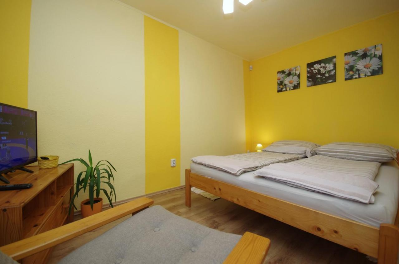Bodza Apartman Gyula Dış mekan fotoğraf